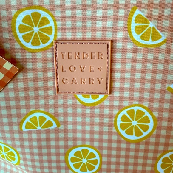 Tender Love & Carry peach color with lemons cosmetic travel toiletries bag - Picture 2 of 8